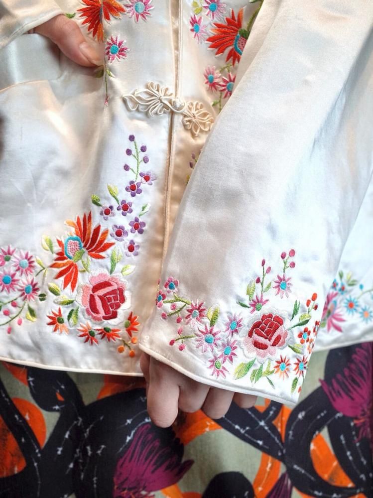 Hand Embroidery White China Jacket