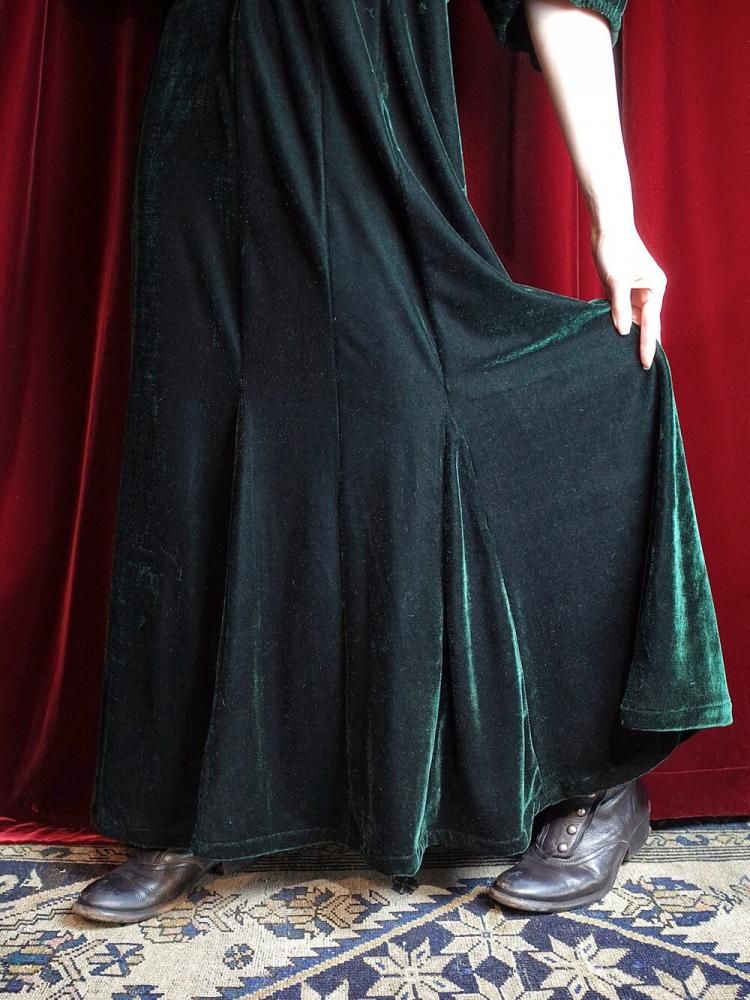 Deep Green Velvet Square Neck Shirring Dress