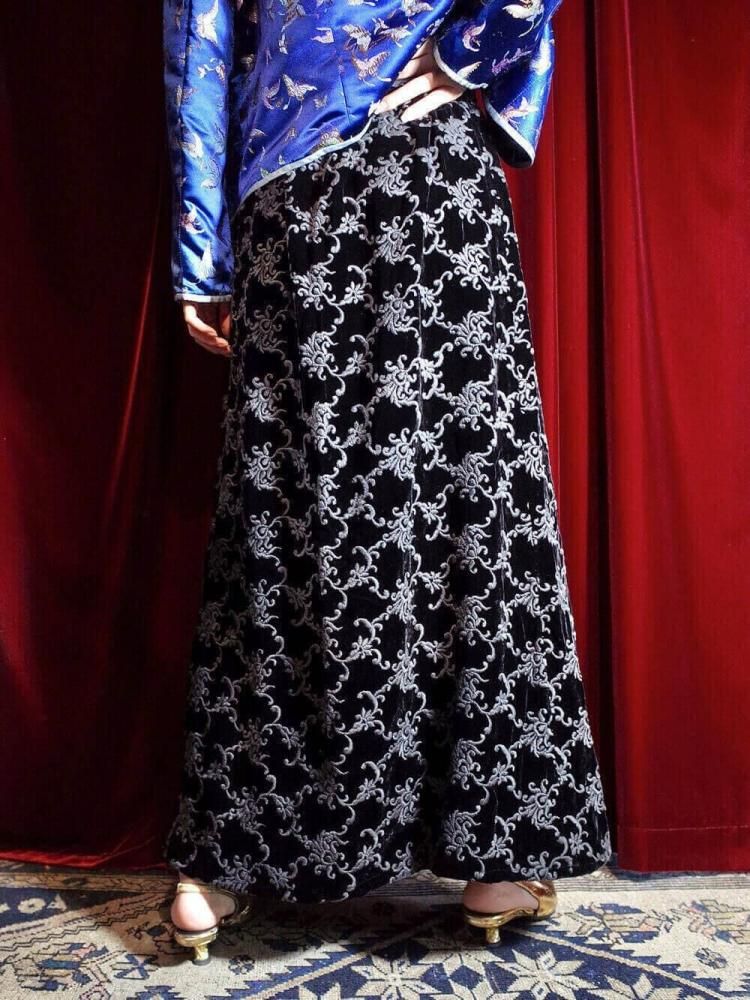 Baroque Embroidery Black Velvet Skirt