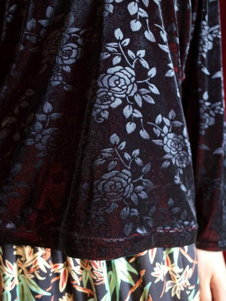 и Black & Red Cut Sewn