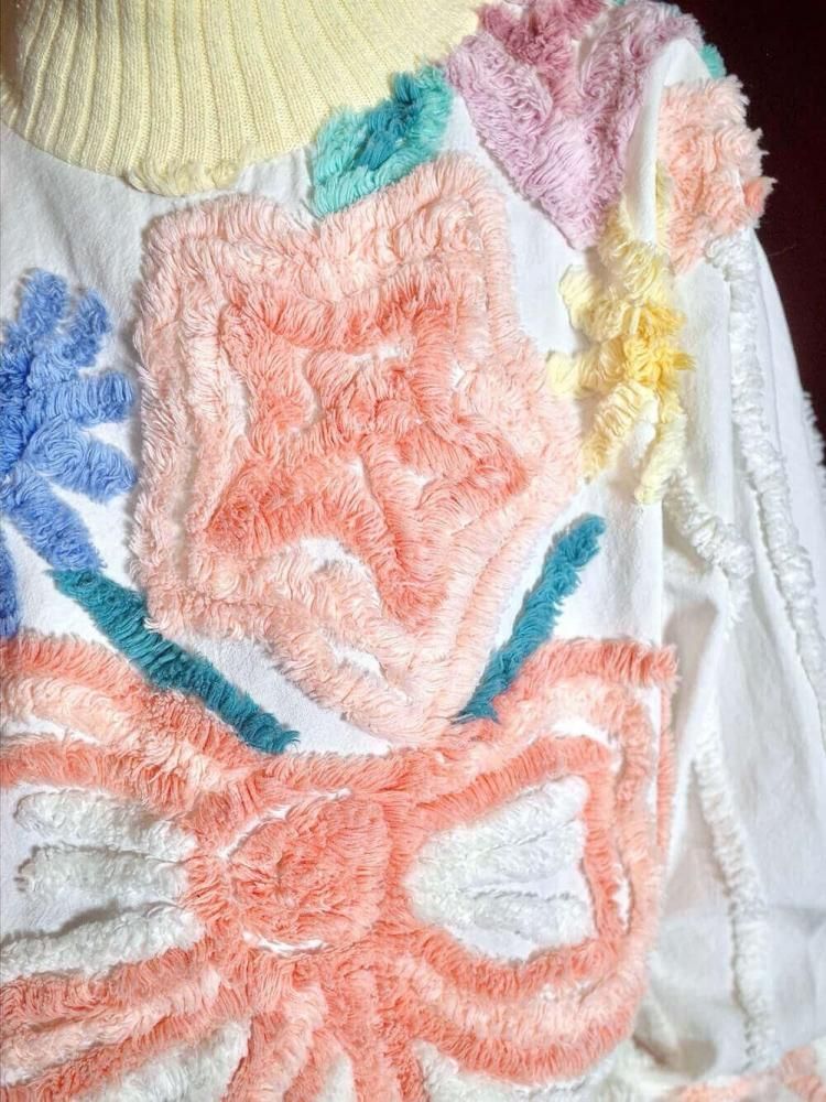 c.1970s Star & Ribbon Chenille Sweat