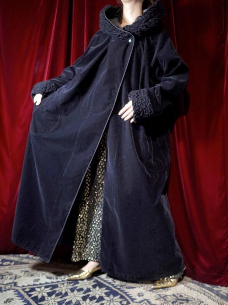 Embroidery Crinkle Big Hoodie Coat / Velvet & Nylon Reversible