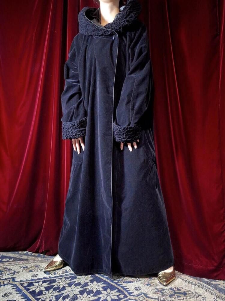 Embroidery Crinkle Big Hoodie Coat / Velvet & Nylon Reversible