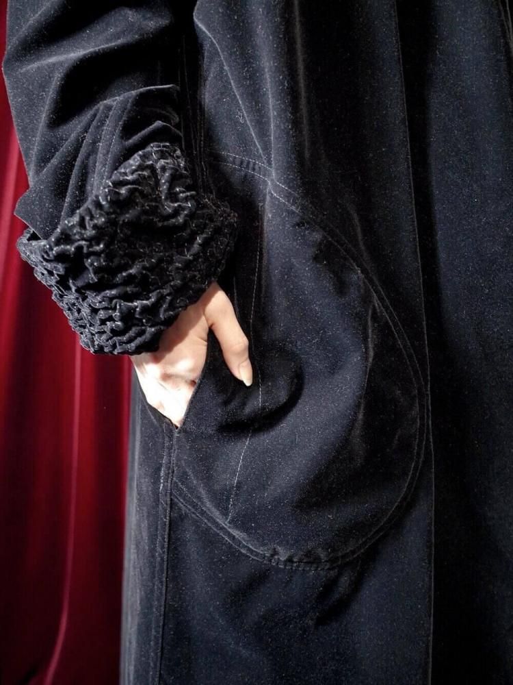 Embroidery Crinkle Big Hoodie Coat / Velvet & Nylon Reversible