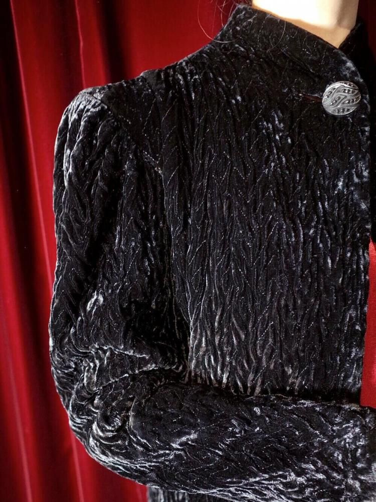 c.1950s Geometric Embroidery Black Silk Velvet Jacket