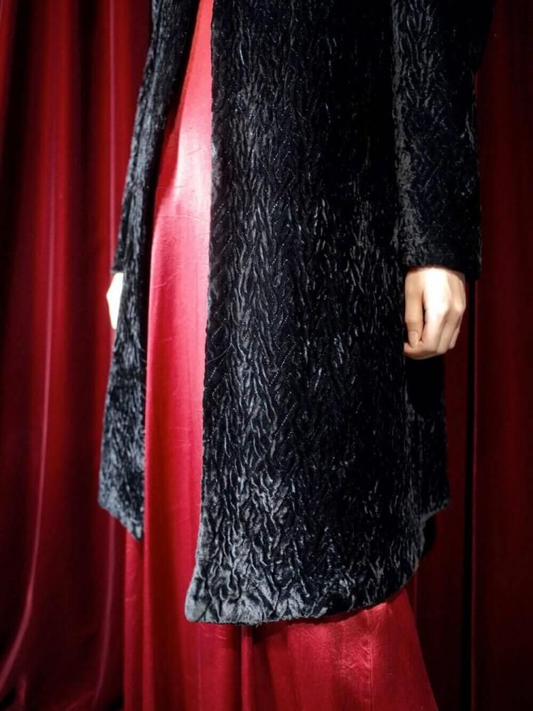 c.1950s Geometric Embroidery Black Silk Velvet Jacket