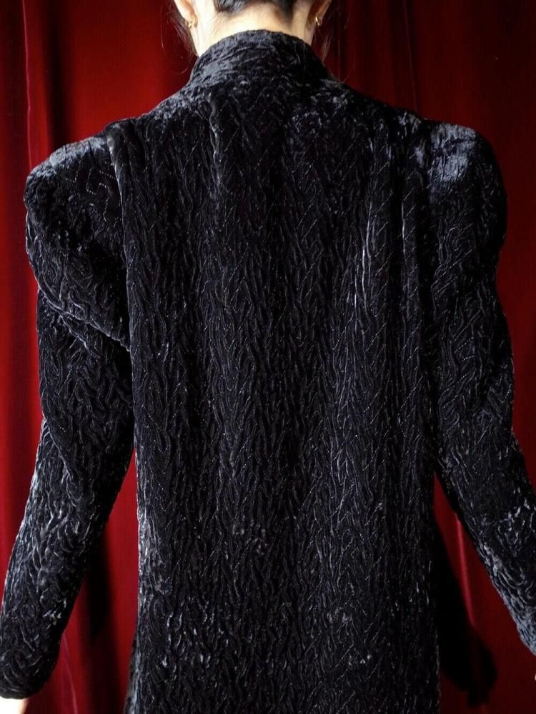 c.1950s Geometric Embroidery Black Silk Velvet Jacket