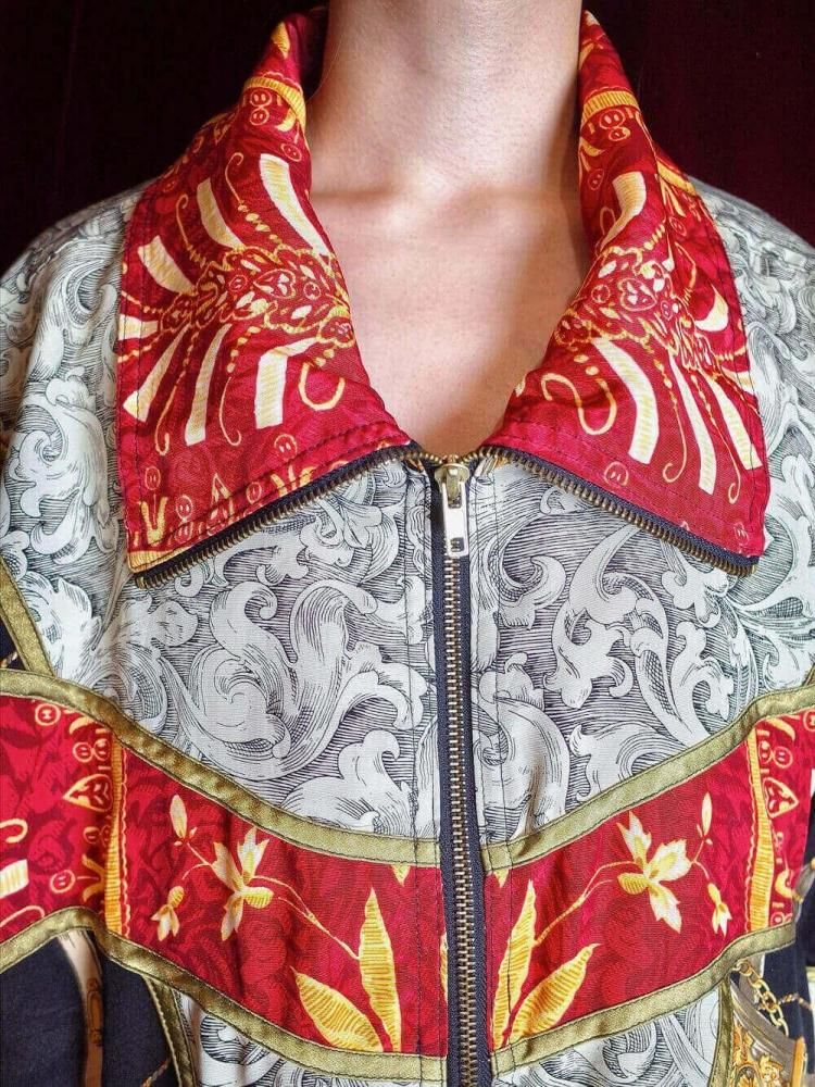 Scarf Arabesque Switch Nylon Blouson