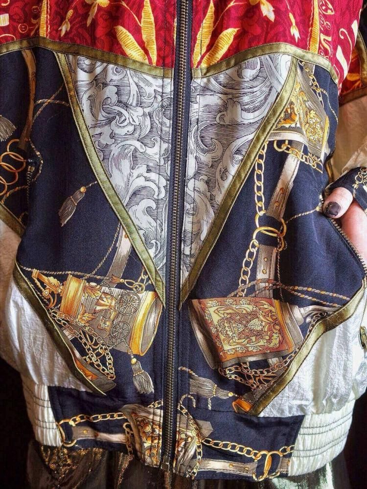 Scarf Arabesque Switch Nylon Blouson