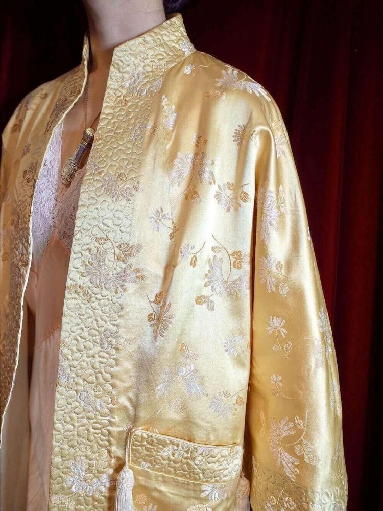 "Embroidery & Tassel" Jacquard China Gown Jacket
