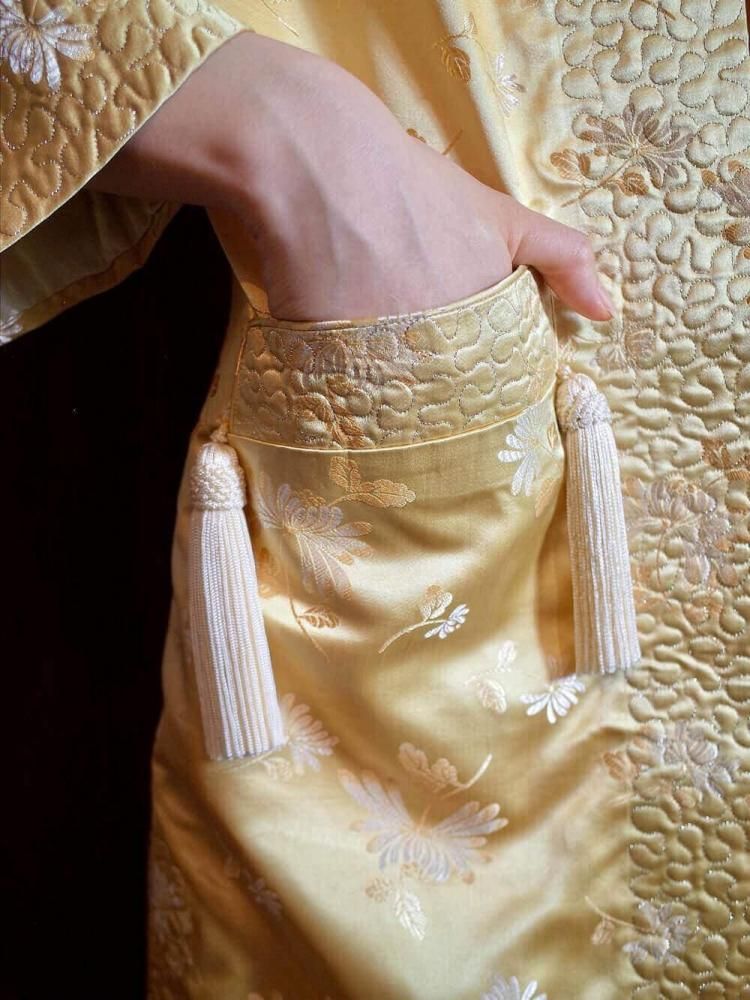 "Embroidery & Tassel" Jacquard China Gown Jacket