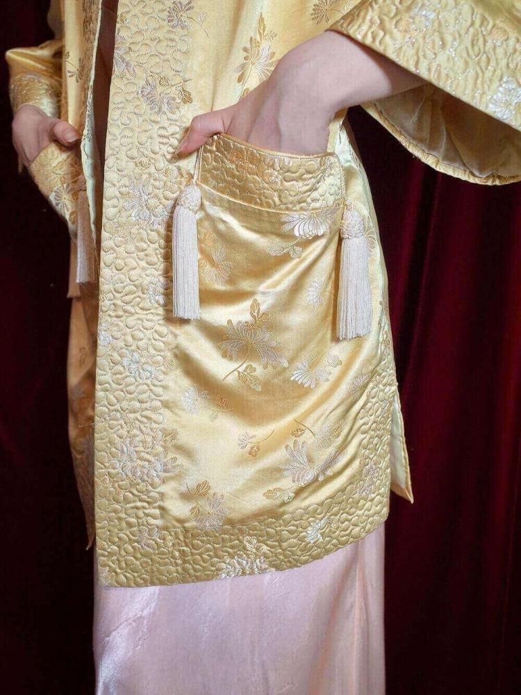 "Embroidery & Tassel" Jacquard China Gown Jacket