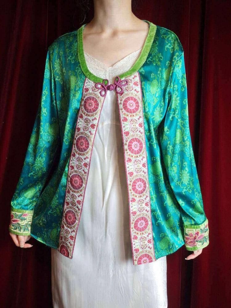 Oriental Embroidery China Gown