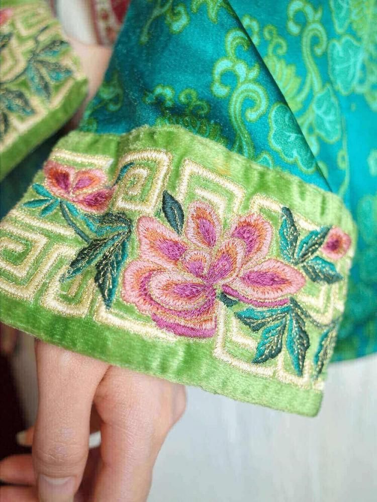 Oriental Embroidery China Gown