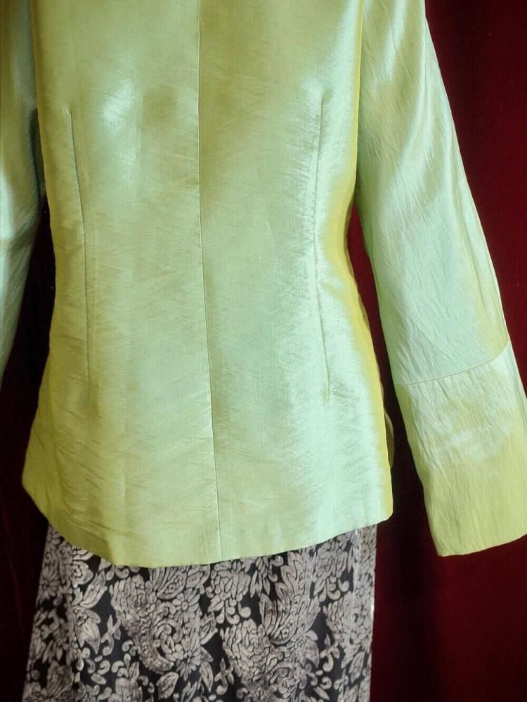 и Mint Green Embroidery China Jacket