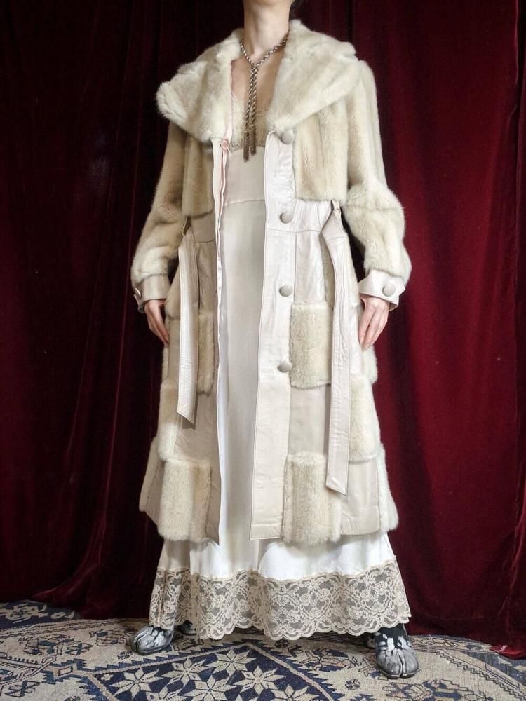 "Mede in ENGLAND" Faux fur  Genuine Leather Square Switch Coat