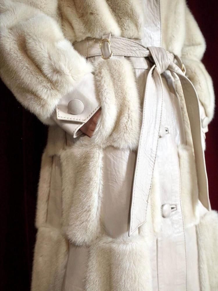 "Mede in ENGLAND" Faux fur  Genuine Leather Square Switch Coat