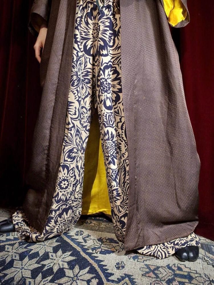 c.1950s Embracing Dragon Embroidery Gown