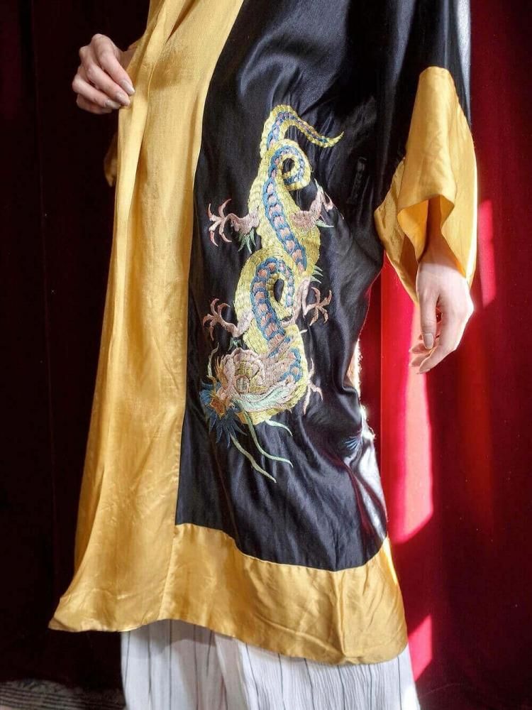 c.1950s Oriental Four Dragons Embroidery Gown
