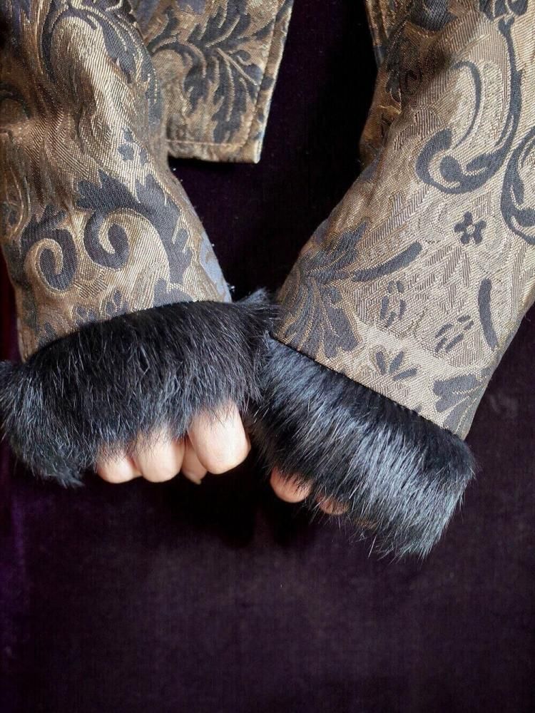 Bronze Arabesque Fur Collar  China Buttons Jacket