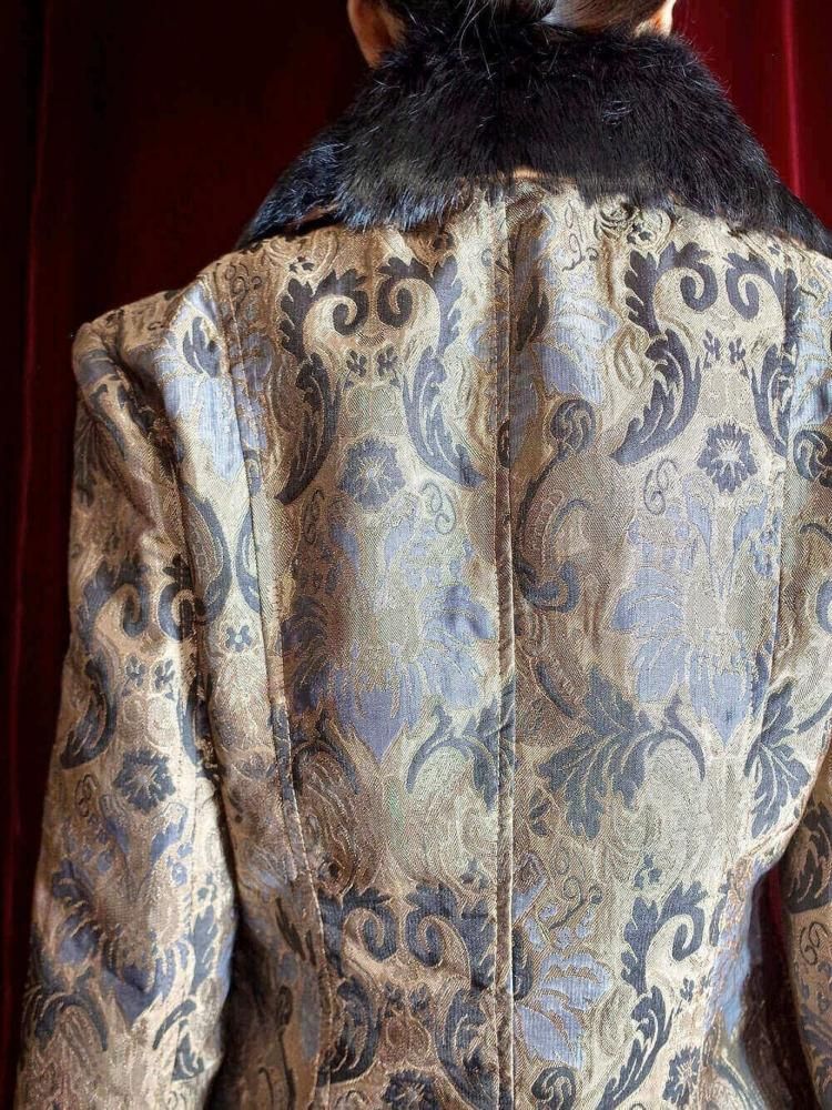 Bronze Arabesque Fur Collar  China Buttons Jacket