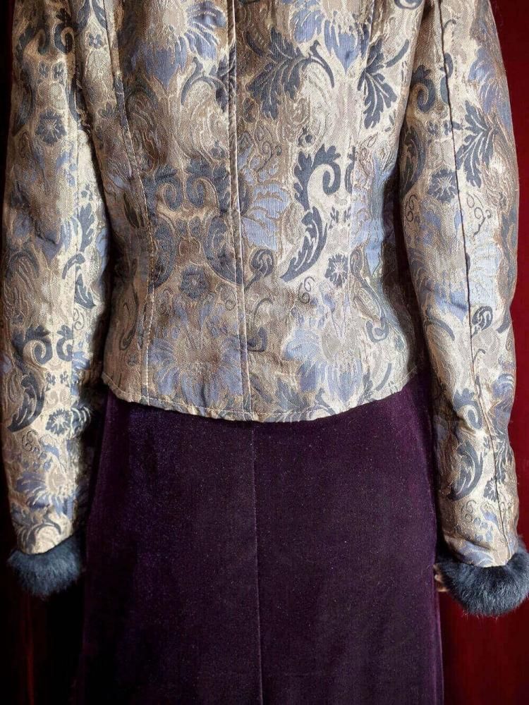 Bronze Arabesque Fur Collar  China Buttons Jacket