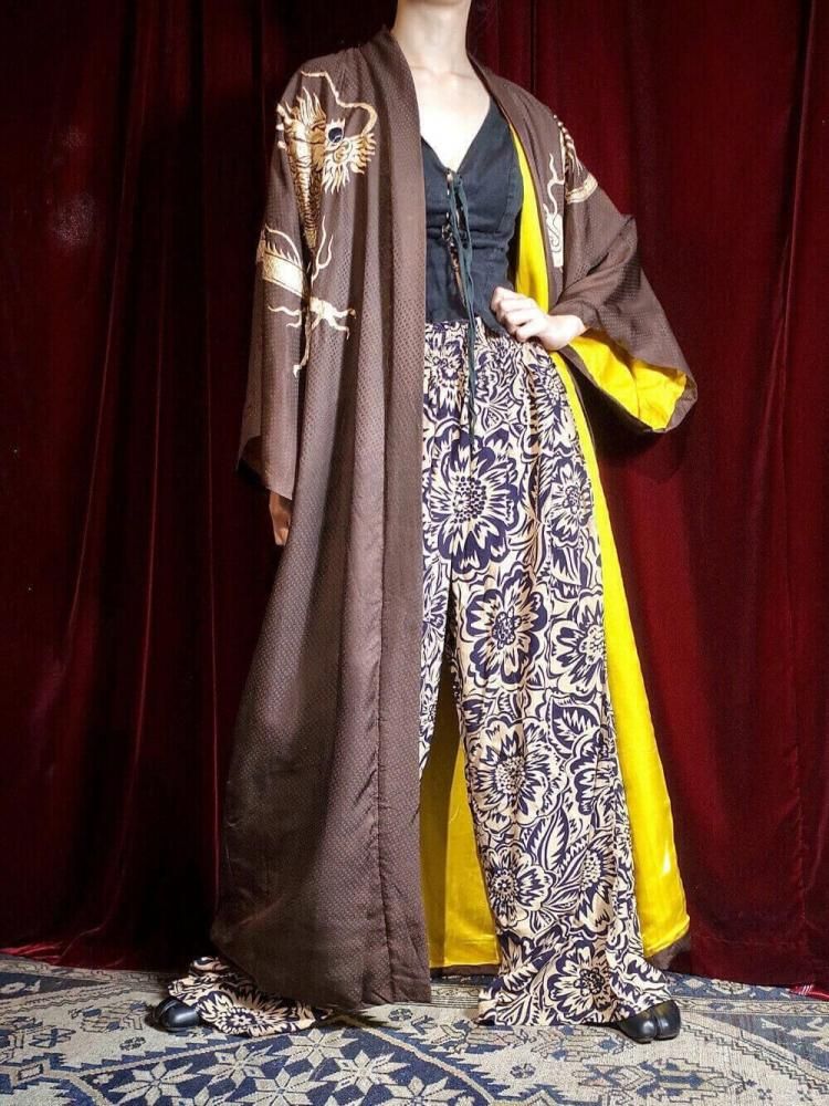 c.1950s Embracing Dragon Embroidery Gown