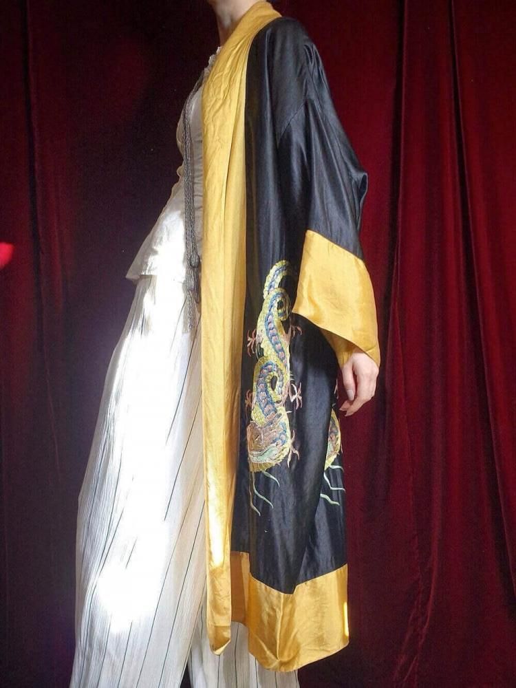 c.1950s Oriental Four Dragons Embroidery Gown