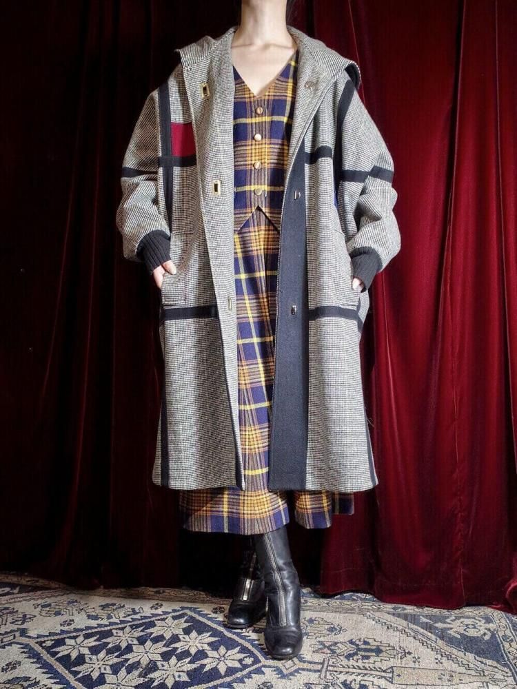 c.1980s Mondrian Pattern & Turn Lock Buttons Hoodie Coat