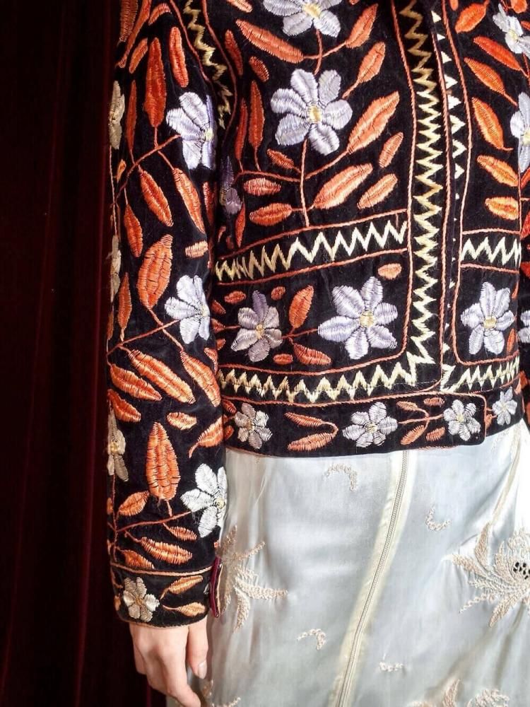 c.1950s Rare Suzani Embroidery Velvet Short Jacket