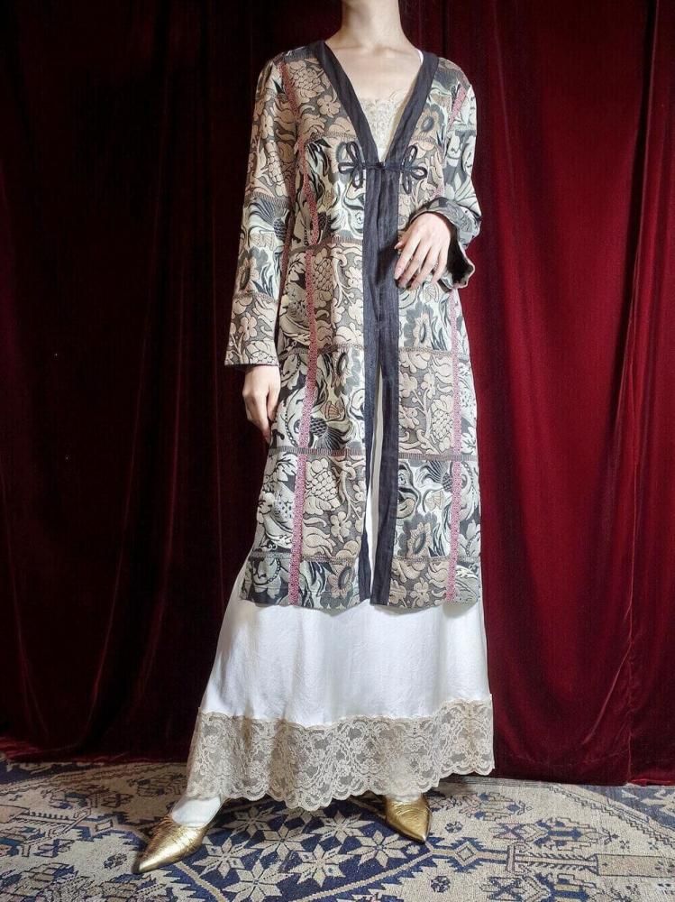 Oriental Jacquard China Button Gown