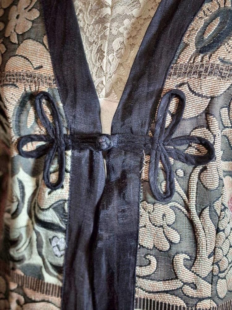 Oriental Jacquard China Button Gown