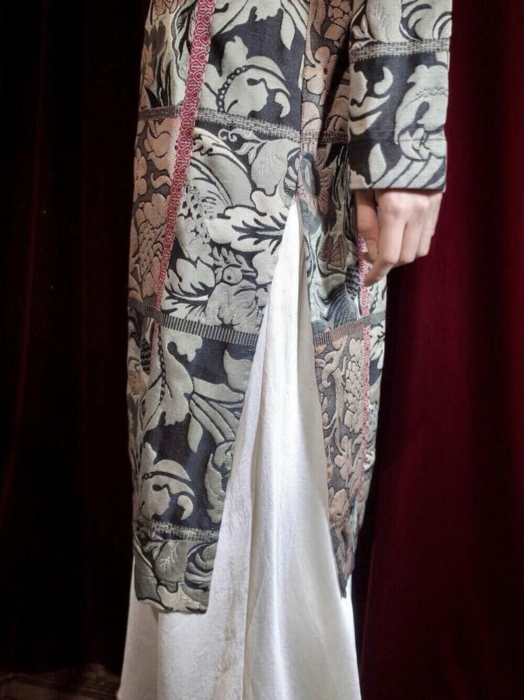 Oriental Jacquard China Button Gown