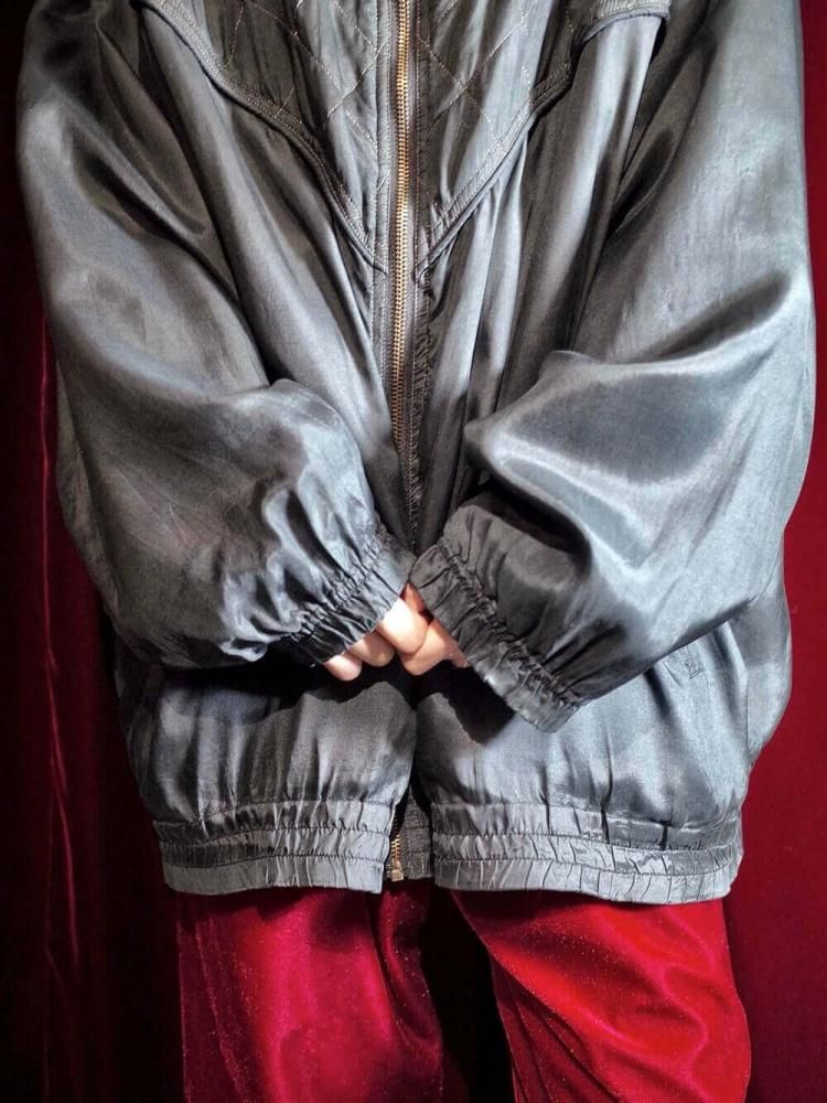 Black Silk �� Gold Stitch Quilting Blouson