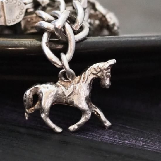 イギリス製 チャーム付きヴィンテージシルバーブレスレット