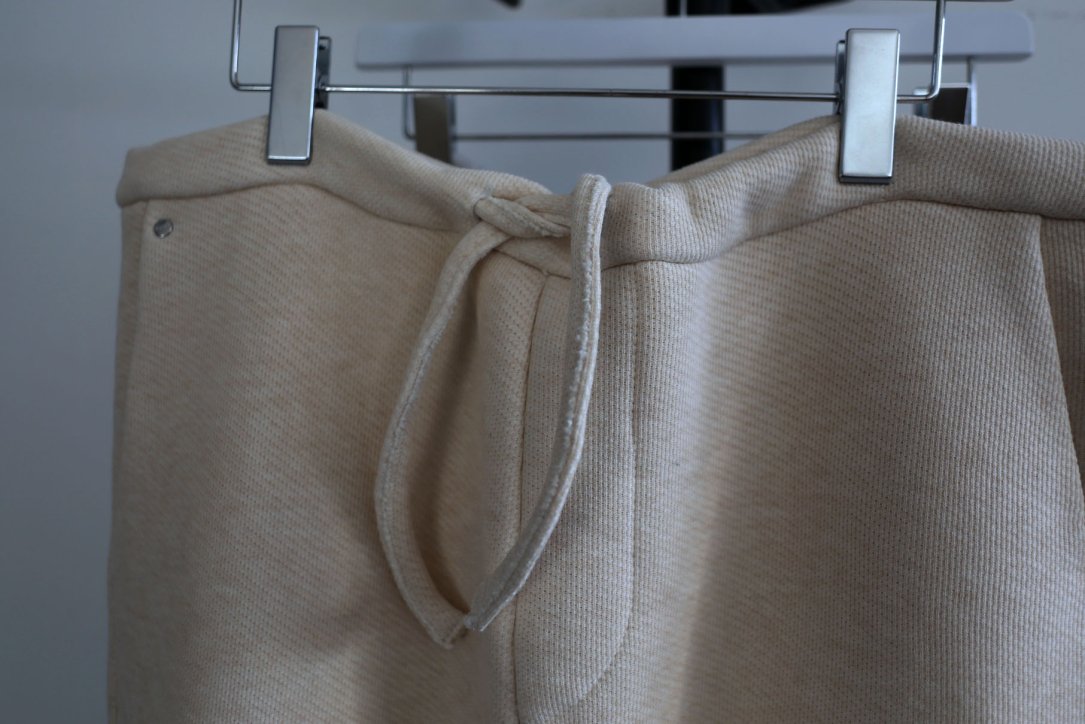 【BLESS n° ブレス】【23SS】N°74 3331 JOGGER BEIGE -kiretto 通販/オンライン