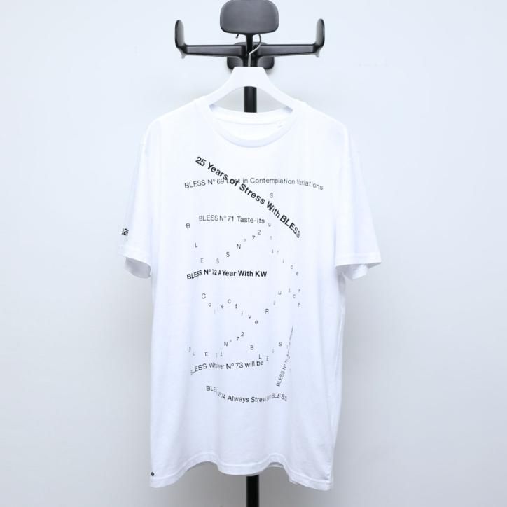 販売新品 bless n° デザインロゴプリントTシャツ - トップス