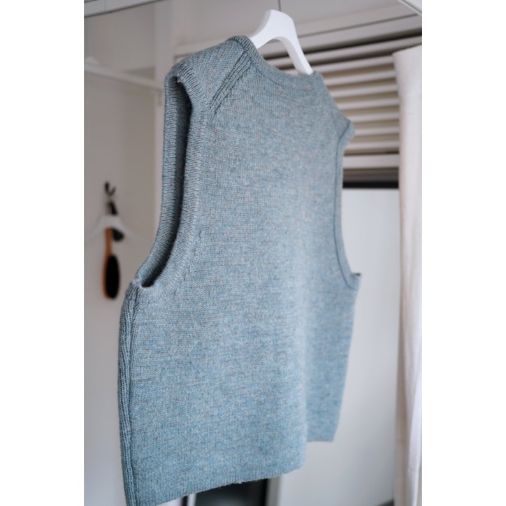 【refomed / リフォメッド】【23AW】OLD MAN KNIT VEST SAX-kiretto 通販/オンライン