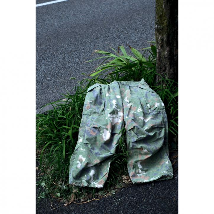 パンツ Gurank Cargo pants camouflage Gurank - Cargo pants camouflage - BLUE NEON