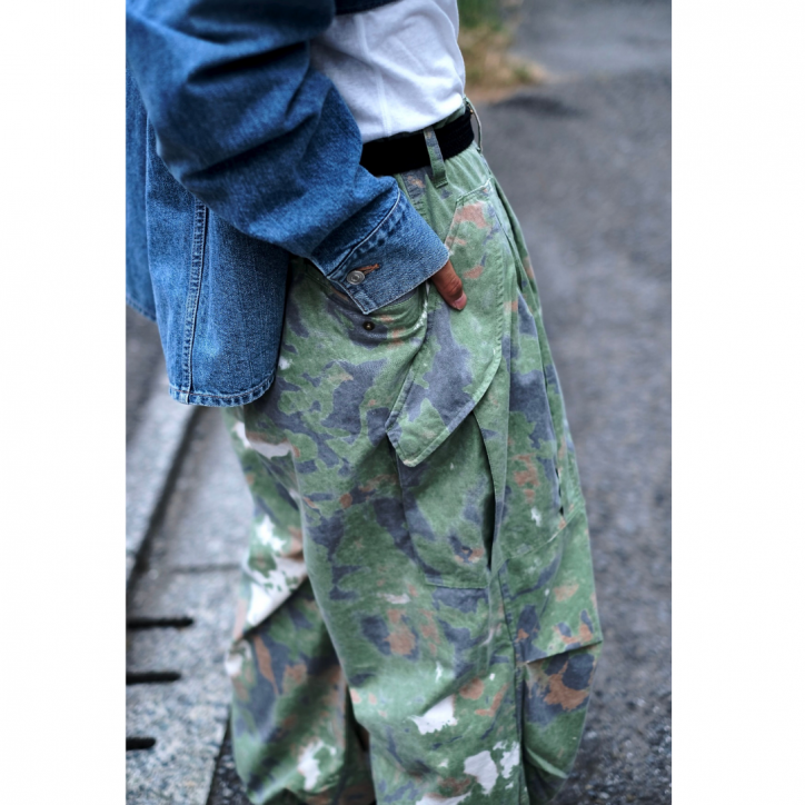 Gurank Poplin camouflage cargo pants BROWN