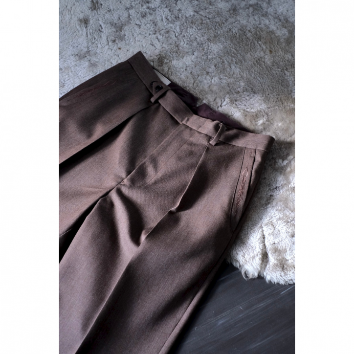 LAST ONEۡSARTO/ȡۡ25AWTUCKED EMBROIDERY SKACKS/BROWN