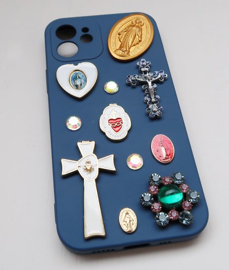 iphone 12/12Pro 13/13Pro対応 The Delight BIJOU & MEDAI CROSS IPHONE  CASE(ビジュー＆メダイ　クロス　アイフォーン　ケース） - vintage & select shop The Delight shop