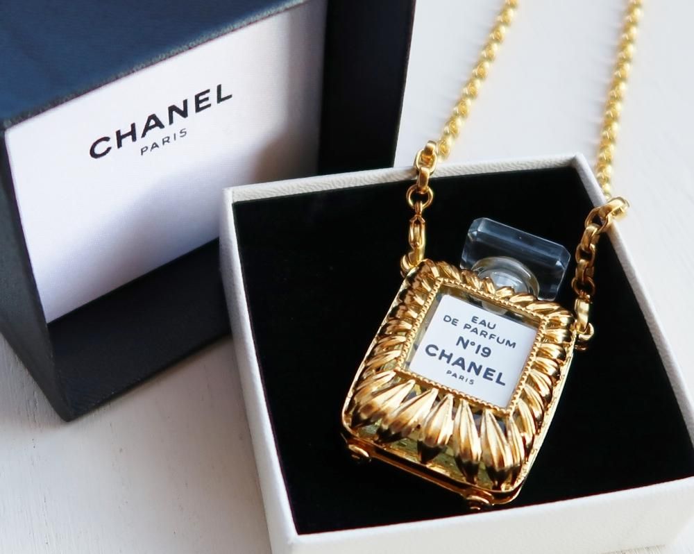 CHANEL vintage （シャネル ヴィンテージ）PERFUME BOTTLE FLOWER NECKLESS 香水瓶 チェーン  フラワーデザイン ネックレス NO.19 - vintage u0026 select shop The Delight shop