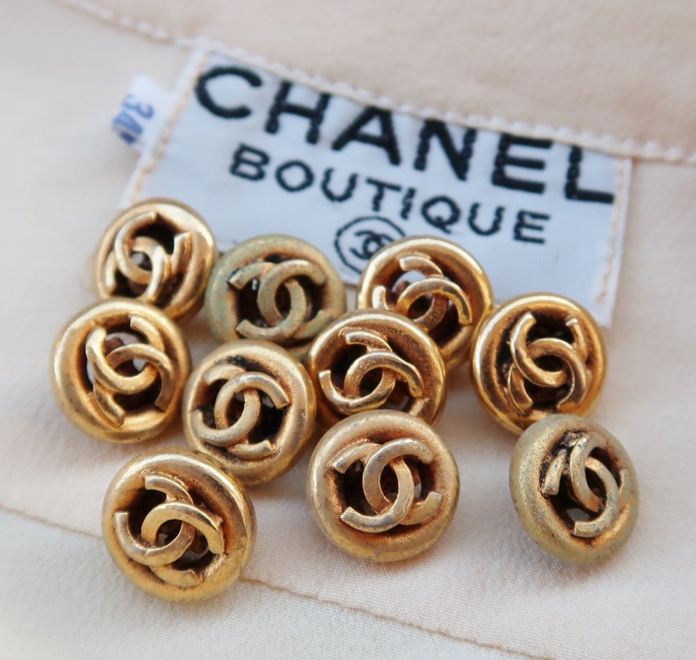 スタイリッシュシンプル Vintage CHANEL BOUTIQUEゴールドボタン