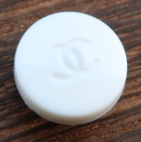999 CHANEL（ヴィンテージ　シャネル）COCOマーク　スナップ　ボタン　ホワイト