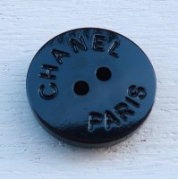 1085-2 CHANEL（ヴィンテージ　シャネル） COCOマーク　ボタン　ブラック