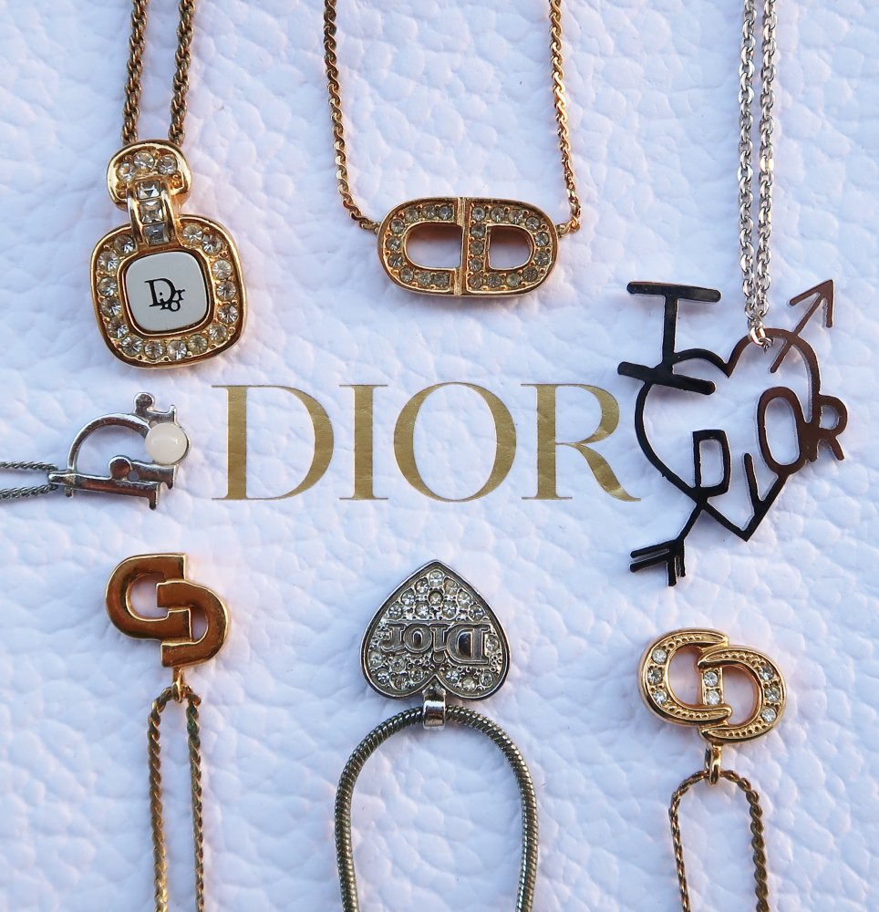 Christian Dior（ヴィンテージ　ディオール）CD ロゴ ビジュー チャーム ネックレス　ゴールド - vintage & select  shop The Delight shop