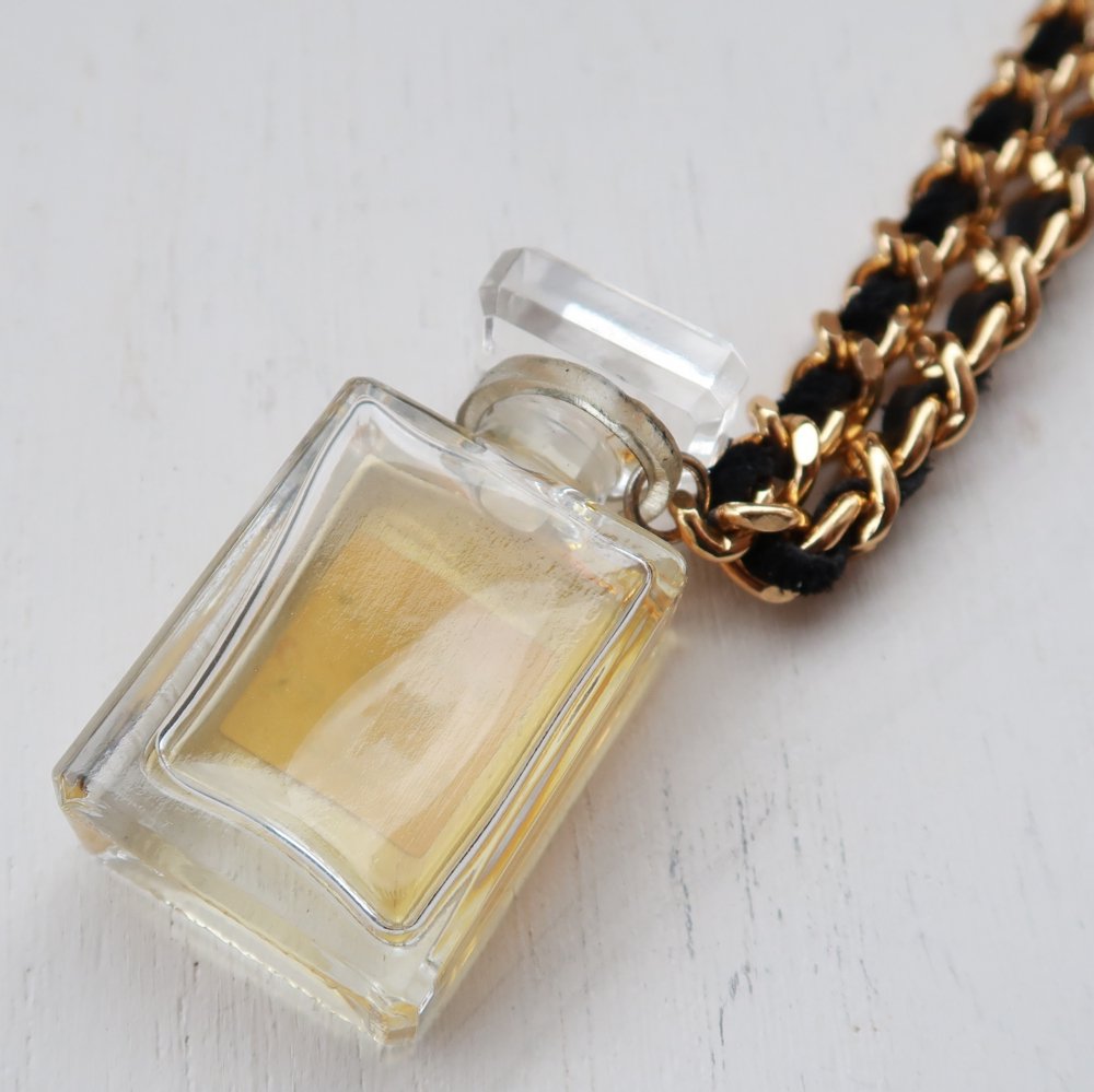 CHANEL vintage （シャネル　ヴィンテージ）PERFUME BOTTLE NECKLESS 香水瓶 レザーチェーン ネックレス　NO.5  - vintage & select shop The Delight shop