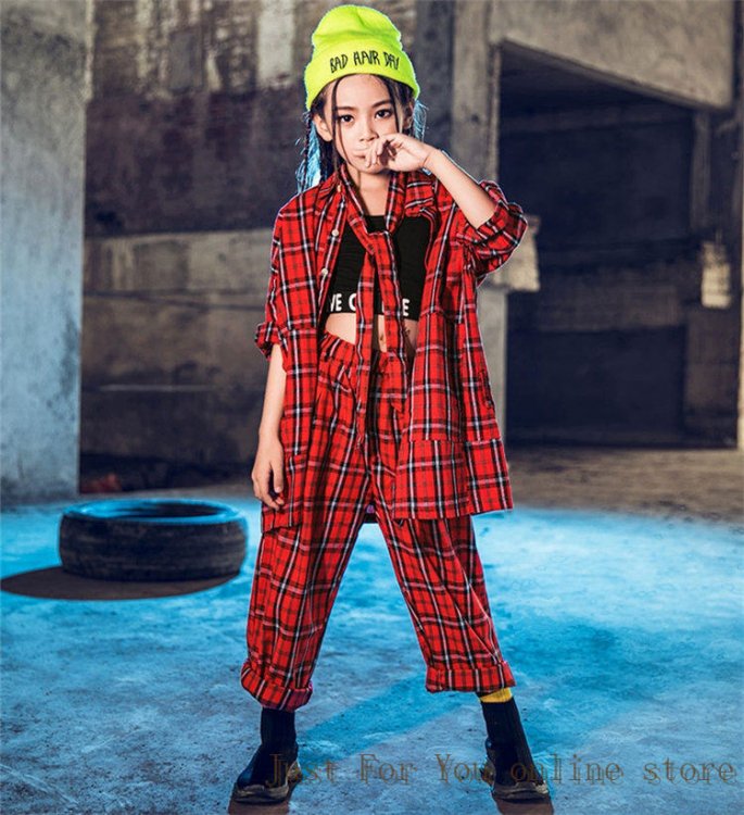 雑誌で紹介された キッズ ダンス衣装 セットアップ 柄シャツ 半袖 韓国