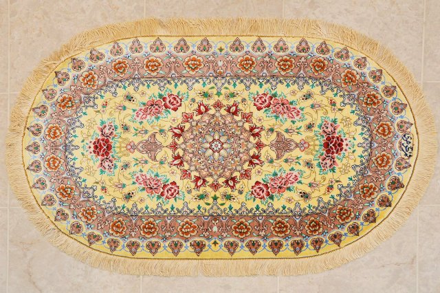 GIR205【ペルシア絨毯】楕円形の絨毯 メダリオン柄